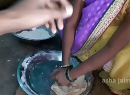 बीबी की बड़ी बहन की रसोई घर में पहली  बार जबरदस्त चुदाई हिंदी आवाज में दर्द से जोर बोली अब मत करो anal sex