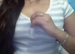 Nidhi Singh flashing to Shadab on cam